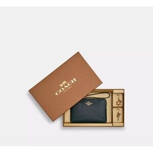Coach Boxed Corner Zip Wristlet NIB